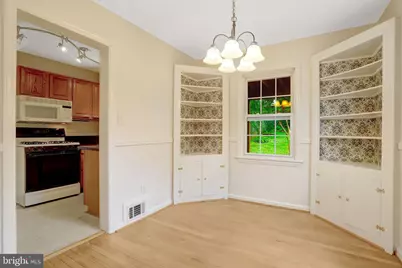 5926 Edgehill Court, Alexandria, VA 22303 - Photo 9