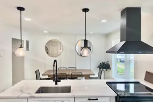 6013 Rockton Ct, Centreville, VA 20121 - Photo 5