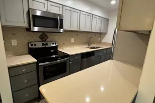 8353 Dunham Ct, Springfield, VA 22152 - Photo 3