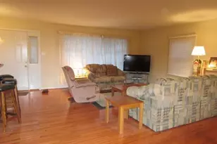 2131 Pimmit Dr, Falls Church, VA 22043 - Photo 3