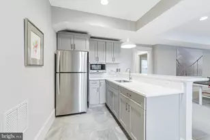 916 Desale St SW, Vienna, VA 22180 - Photo 59