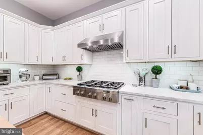 916 Desale Street SW, Vienna, VA 22180 - Photo 21