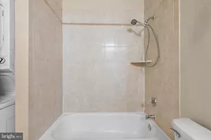 12151 Penderview Ln, Fairfax, VA 22033 - Photo 19