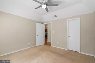 12151 Penderview Ln, Fairfax, VA 22033 - Photo 15