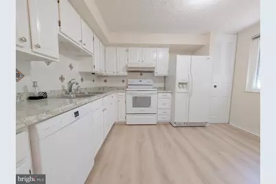 7993 Tyson Oaks Circle, Vienna, VA 22182 - Photo 5