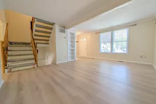 7993 Tyson Oaks Cir, Vienna, VA 22182 - Photo 3