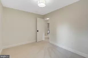 7373 Silver Pine Dr, Springfield, VA 22153 - Photo 27