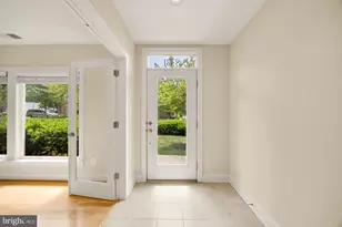 8331 Looking Glass Way, Fairfax, VA 22031 - Photo 7