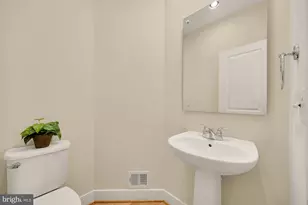 8331 Looking Glass Way, Fairfax, VA 22031 - Photo 9