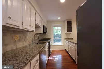 2184 Pond View Court, Reston, VA 20191 - Photo 9