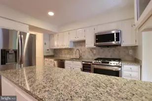 2184 Pond View Ct, Reston, VA 20191 - Photo 11