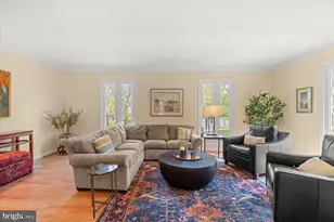 3800 Ridgelea Dr, Fairfax, VA 22031 - Photo 5