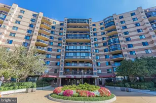 8360 Greensboro Dr, McLean, VA 22102 - Photo 17