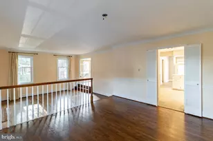 7348 Lewinsville Square Pl, McLean, VA 22101 - Photo 7