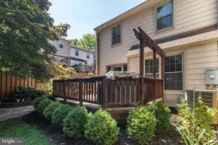 5720 Crownleigh Ct, Burke, VA 22015 - Photo 23