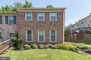 5720 Crownleigh Ct, Burke, VA 22015 - Photo 3