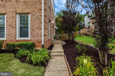 5720 Crownleigh Court, Burke, VA 22015 - Photo 11