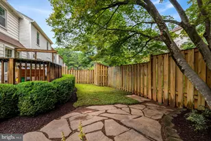 5720 Crownleigh Ct, Burke, VA 22015 - Photo 9