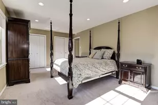 5720 Crownleigh Ct, Burke, VA 22015 - Photo 17