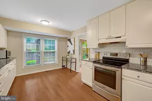 5720 Crownleigh Ct, Burke, VA 22015 - Photo 23