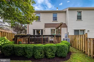 5720 Crownleigh Ct, Burke, VA 22015 - Photo 7