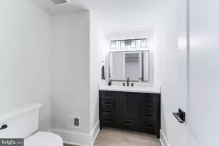 952 Walker Rd, Great Falls, VA 22066 - Photo 59