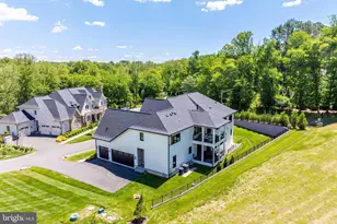952 Walker Rd, Great Falls, VA 22066 - Photo 3