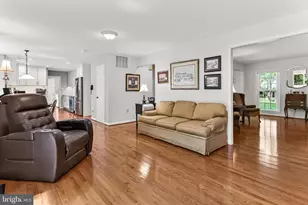 6042 Makely Dr, Fairfax Station, VA 22039 - Photo 9