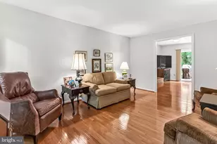 6042 Makely Dr, Fairfax Station, VA 22039 - Photo 5