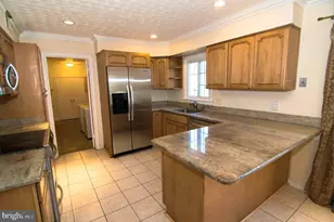 222 Apple Blossom Ct, Vienna, VA 22181 - Photo 9