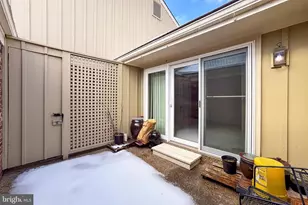 2804 Oakton Manor Ct, Oakton, VA 22124 - Photo 27