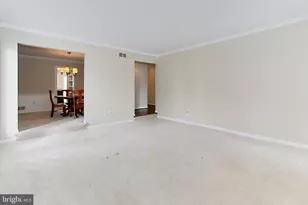 2804 Oakton Manor Ct, Oakton, VA 22124 - Photo 9