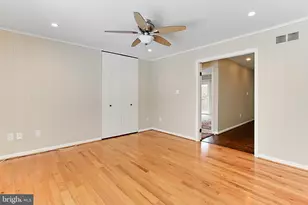 2804 Oakton Manor Ct, Oakton, VA 22124 - Photo 19