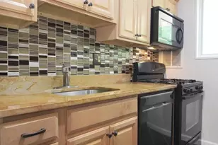 2833 Kalmia Lee Ct, Falls Church, VA 22042 - Photo 7