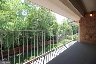 2833 Kalmia Lee Ct, Falls Church, VA 22042 - Photo 3