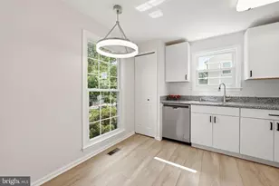 14414 Four Chimney Dr, Centreville, VA 20120 - Photo 15