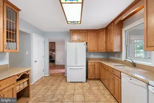 4084 Braxton Rd, Chantilly, VA 20151 - Photo 5