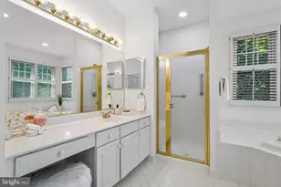 10003 Donal Ln, Vienna, VA 22181 - Photo 21
