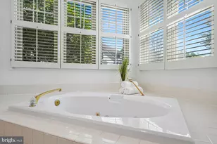 10003 Donal Ln, Vienna, VA 22181 - Photo 23