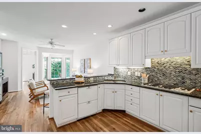 10003 Donal Lane, Vienna, VA 22181 - Photo 17