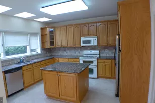 10008 Manor Pl, Fairfax, VA 22032 - Photo 9