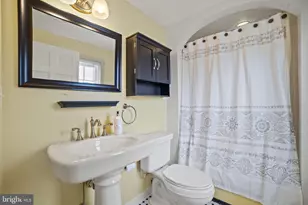 705 Dranesville Rd, Herndon, VA 20170 - Photo 17