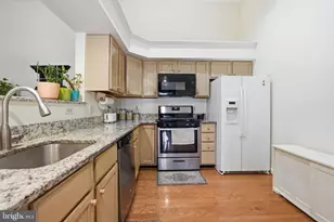 9224 Cardinal Forest Ln, Lorton, VA 22079 - Photo 7