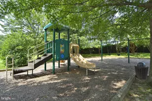 5901 Mt Eagle Dr, Alexandria, VA 22303 - Photo 35