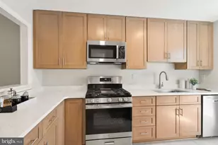 10158 Oakton Terrace Rd, Oakton, VA 22124 - Photo 7