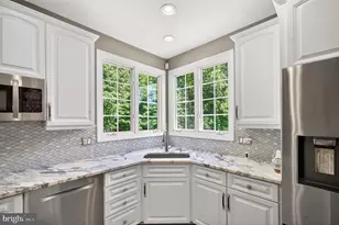 11700 Talley Ct, Oakton, VA 22124 - Photo 17