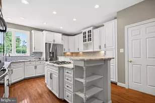 11700 Talley Ct, Oakton, VA 22124 - Photo 13