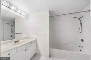 2726 Gallows Rd, Vienna, VA 22180 - Photo 17