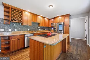 2506 Pinoak Ln, Reston, VA 20191 - Photo 3