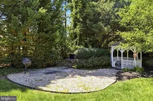 3334 Spring Ln, Falls Church, VA 22041 - Photo 25